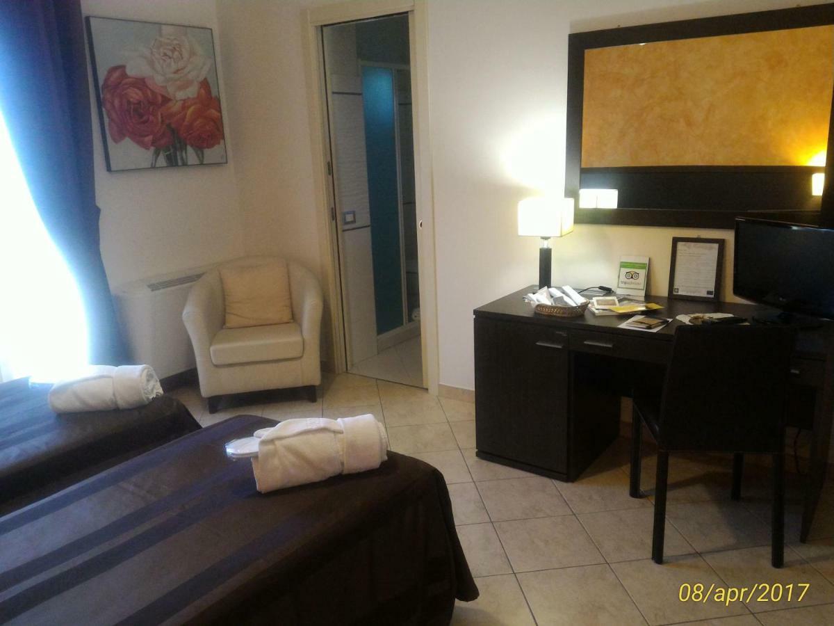 La Terrazza B&B Rossano Bagian luar foto